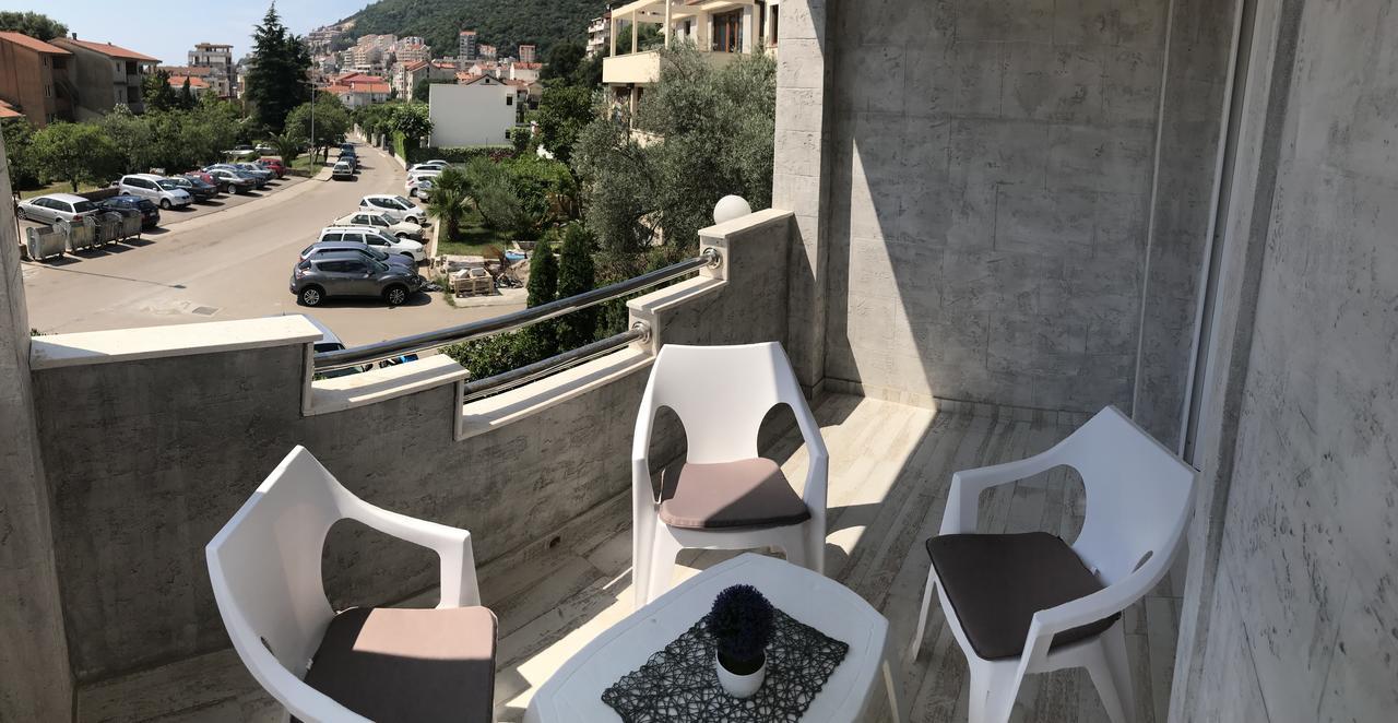 Apartments As Budva Luaran gambar